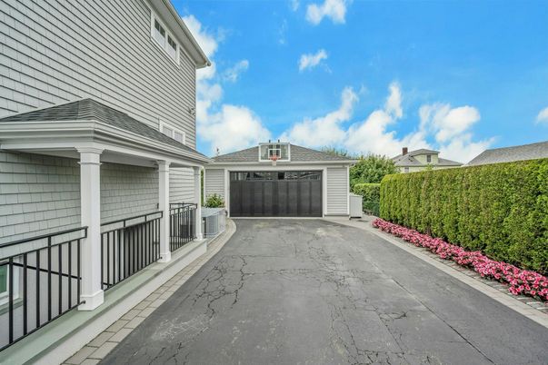 Detached Garage, Exterior