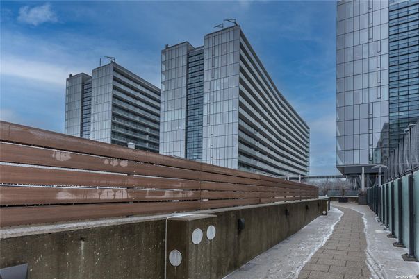 Exterior, Facade, Highrise
