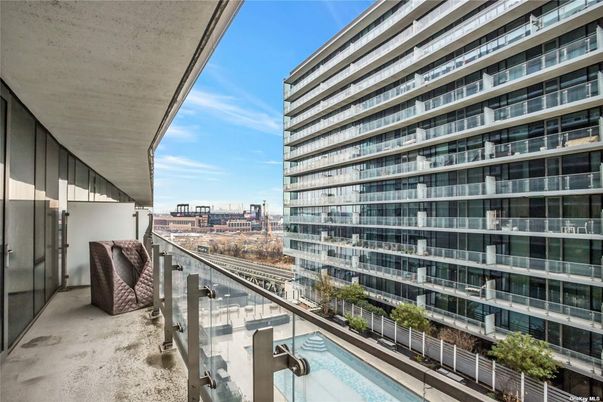 Exterior, Pool, Other