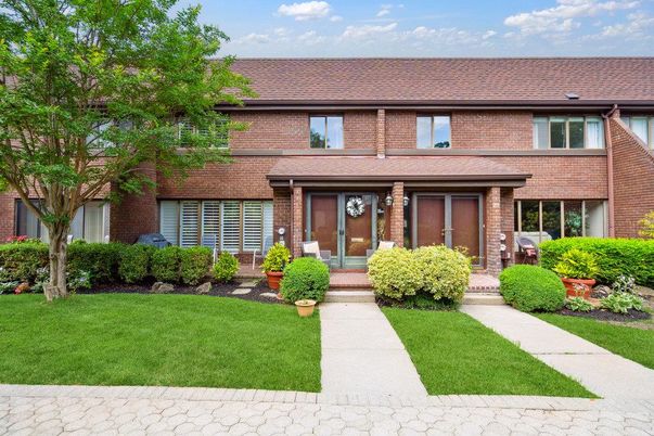 Exterior, Facade, Brick Facade, Modern