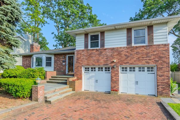 Attached, Exterior, Facade, Brick Facade, Split Level