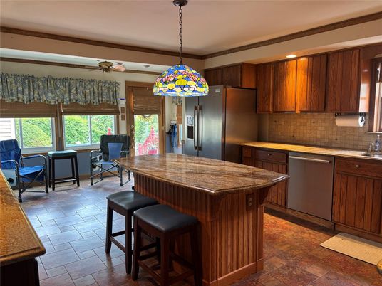 Dining room, Interior, Kitchen, Pendant Lights, Recessed Lighting, Stainless Steel Appliances