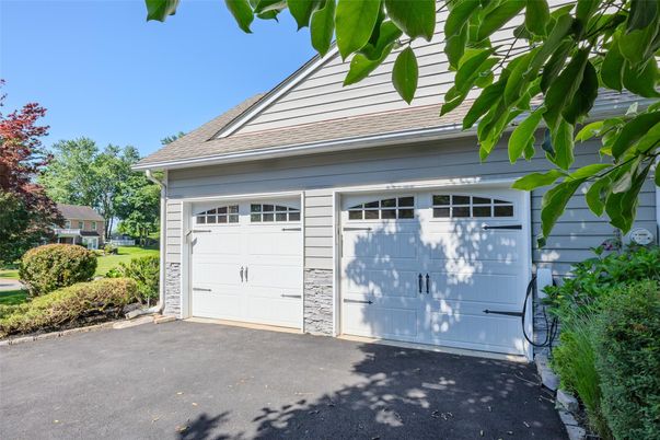 Detached Garage, Exterior