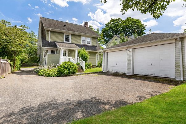Detached Garage, Exterior