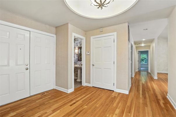 Bathroom, Interior, Recessed Lighting, Wood Texture Flooring