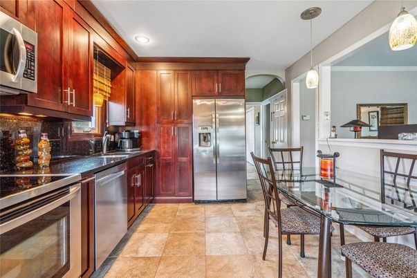 Dining room, Interior, Kitchen, Pendant Lights, Recessed Lighting, Stainless Steel Appliances