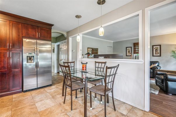Dining room, Interior, Kitchen, Pendant Lights, Stainless Steel Appliances