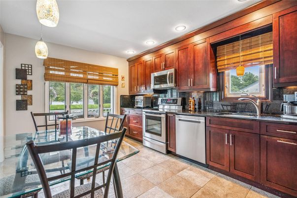 Dining room, Interior, Kitchen, Pendant Lights, Recessed Lighting, Stainless Steel Appliances