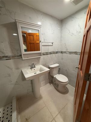 Bathroom, Interior, Marble Walls, Recessed Lighting