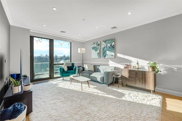 Interior, Living room, Recessed Lighting, Water, Wood Texture Flooring