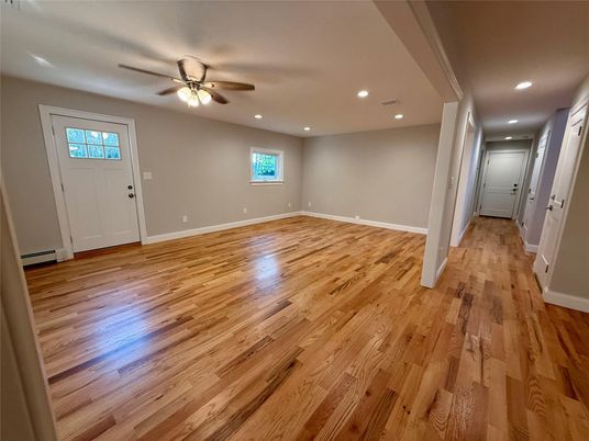 Empty room, Interior, Recessed Lighting, Wood Texture Flooring