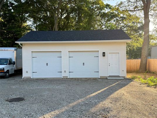 Detached Garage, Exterior