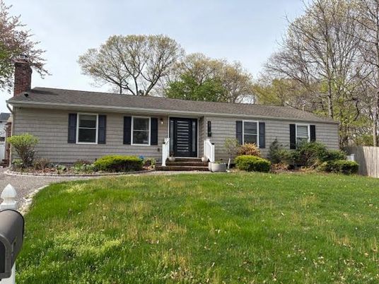 Backyard, Exterior, Facade, Ranch