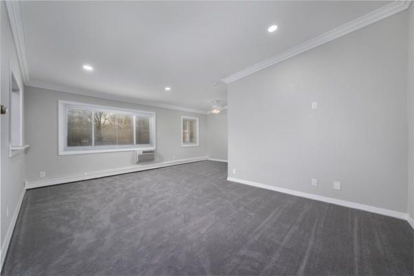 Chandelier, Empty room, Interior, Recessed Lighting