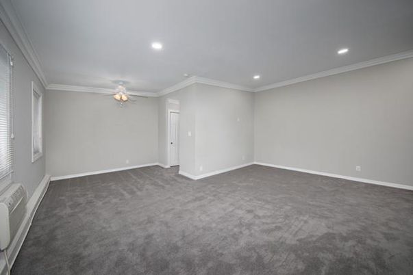 Empty room, Interior, Recessed Lighting