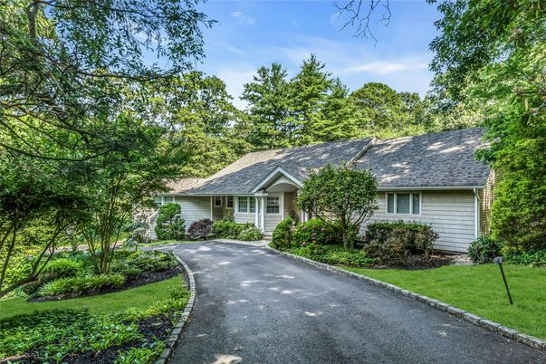 Exterior, Facade, Cape Cod