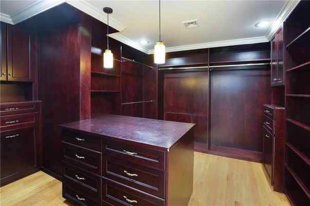 Interior, Pendant Lights, Recessed Lighting, Walk-in Closets, Wood Texture Flooring