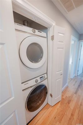 Interior, Utility Closets, Washer, Wood Texture Flooring