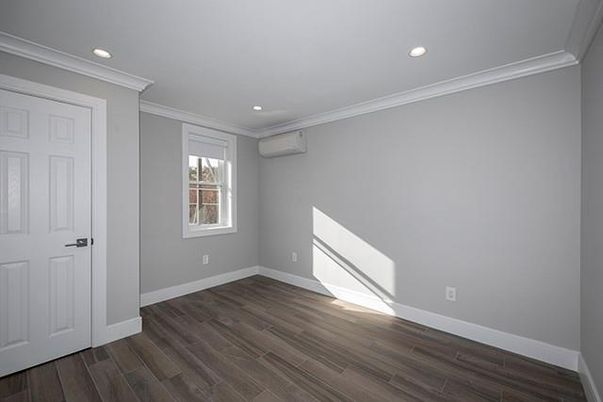 Empty room, Interior, Recessed Lighting, Wood Texture Flooring