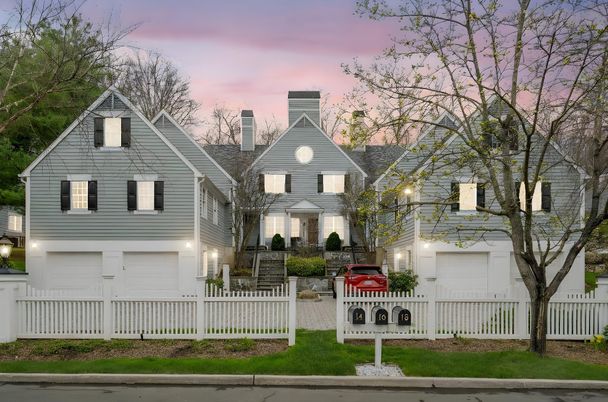 Attached, Exterior, Facade, Farmhouse