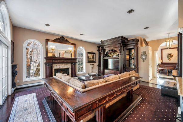 Fireplace, Interior, Living room, Pendant Lights, Piano, Recessed Lighting