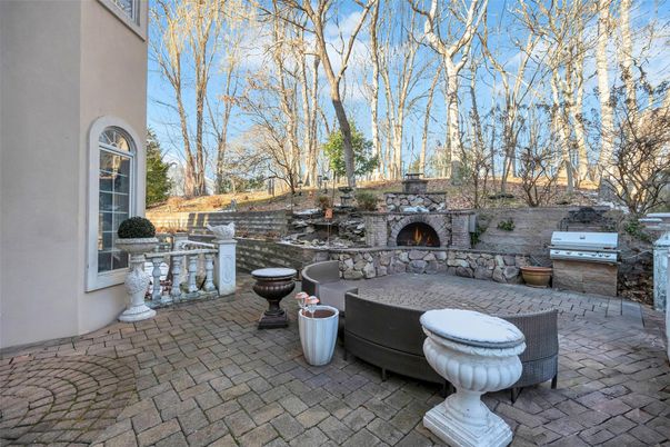 Exterior, Fireplace