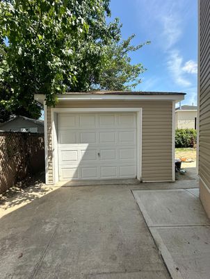 Detached Garage, Exterior