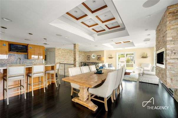 Dining room, Interior, Living room, Pendant Lights, Recessed Lighting, Stone Walls, Wood Texture Flooring