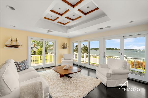 Interior, Living room, Recessed Lighting, Water, Wood Texture Flooring