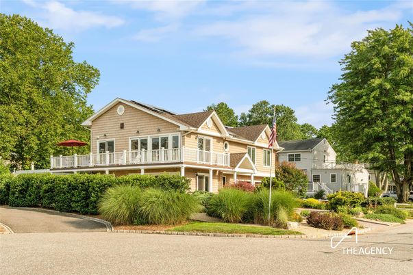 Backyard, Exterior, Facade, Queen Anne Victorian
