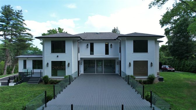 Exterior, Facade, Raised Ranch