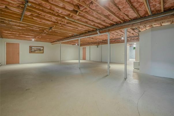 Empty room, Interior, Wooden Beams