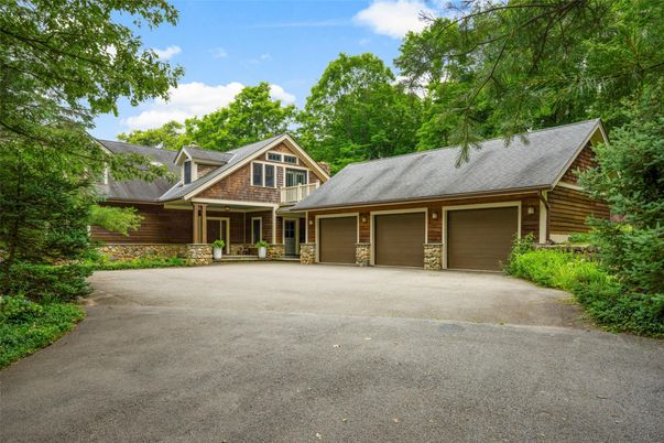 Attached, Exterior, Facade, Cape Cod