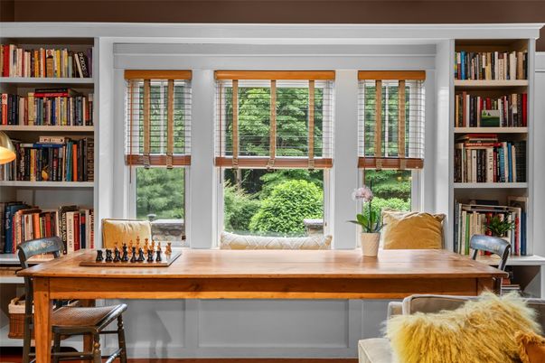 Home Office, Interior