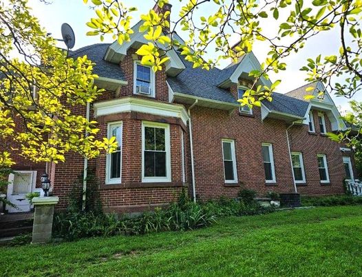 Exterior, Facade, Brick Facade, Cape Cod