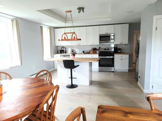 Dining room, Interior, Kitchen, Pendant Lights, Recessed Lighting, Stainless Steel Appliances