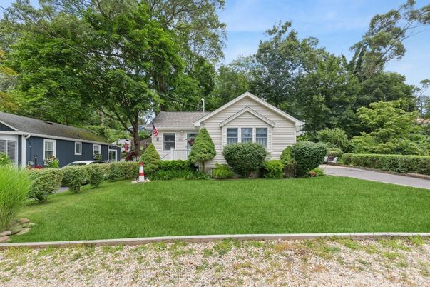 Backyard, Exterior, Facade, Ranch