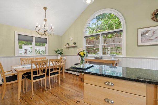 Chandelier, Dining room, Interior, Recessed Lighting, Wood Texture Flooring