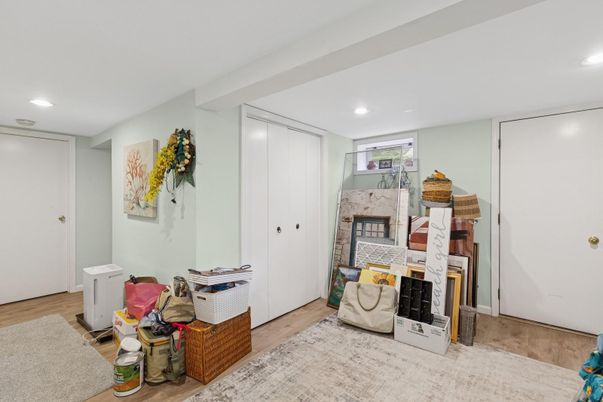 Interior, Recessed Lighting, Wood Texture Flooring