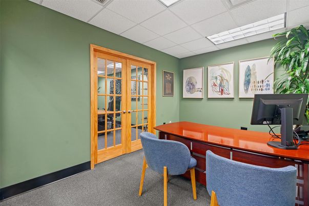 Home Office, Interior