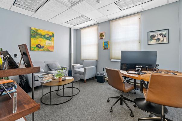 Home Office, Interior