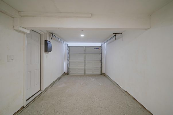 Garage, Interior