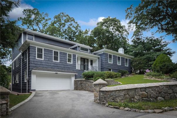 Attached, Exterior, Facade, Split Level