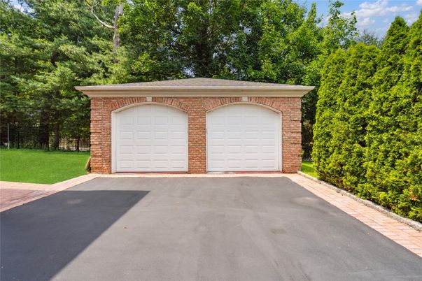 Detached Garage, Exterior