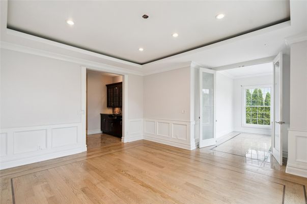 Empty room, Interior, Recessed Lighting, Wood Texture Flooring