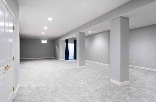 Empty room, Interior, Recessed Lighting