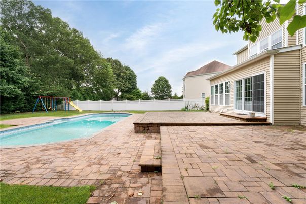 Exterior, Playground, Pool