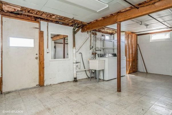 Interior, Washer