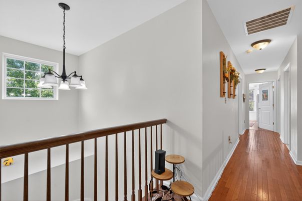 Interior, Pendant Lights, Wood Texture Flooring