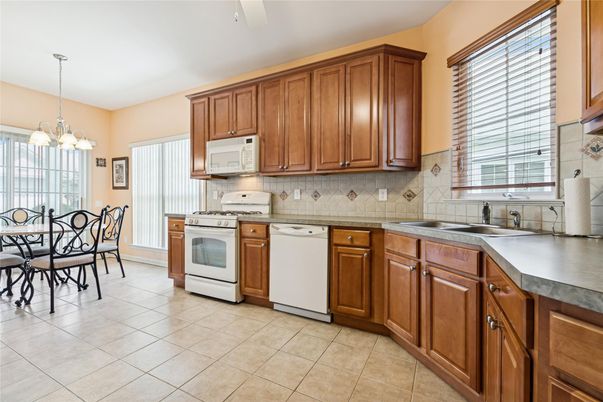 Dining room, Interior, Kitchen, Pendant Lights